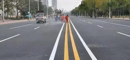 蘇州小區(qū)道路劃線是誰(shuí)來(lái)做？推薦飛揚(yáng)市政道路劃線單位