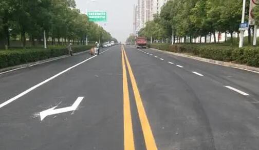 道路劃線(xiàn)的標(biāo)準(zhǔn)尺寸，道路劃線(xiàn)的寬度是多少？